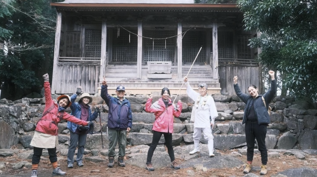 ジモッシュ！にて「【豊前市＆登山】豊前市史跡ガイドボランティアの会の方に求菩提山を案内していただきました！」を取材執筆しました